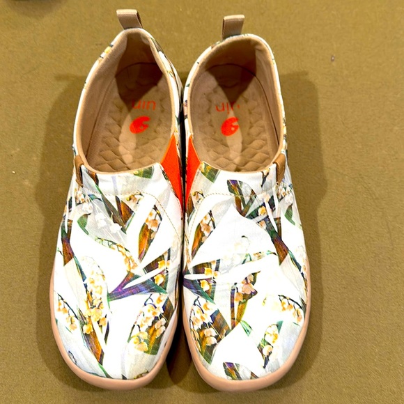 UIN Urban Travel-Toledo Collection - Picture 1 of 11